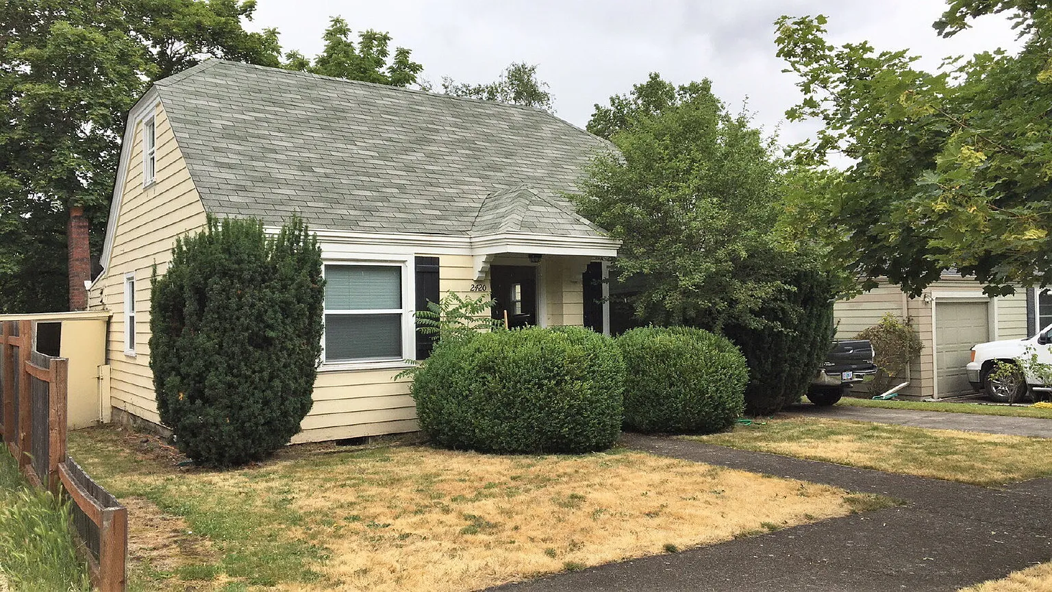 2420 Agate St photo 1