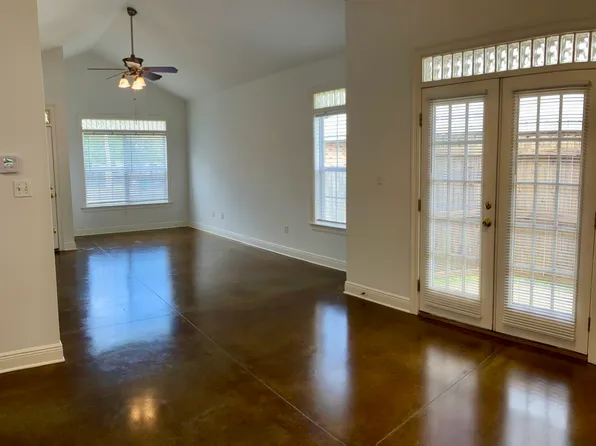 912 Singley Ave #A, Gulfport, MS 39507