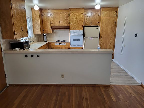 2nd image of 1124 Washington St APT 6