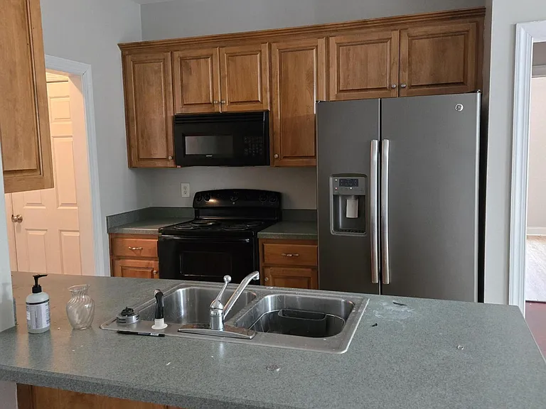 18 Castlewood Dr — Photo 4