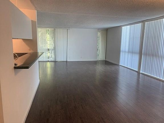 2nd image of 1054 S Bedford St #201B