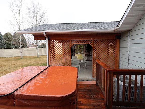 4th image of 1012 Silverbow Ave