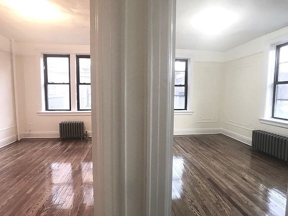 5th image of 31-12 33rd St #1R