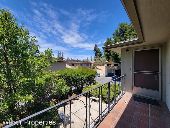 2nd image of 1311 Hoover St APT 3