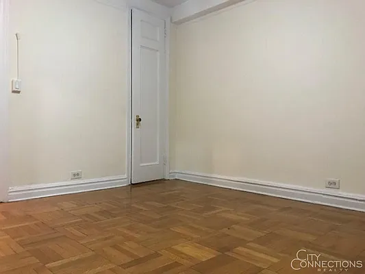 Rented by City Connections Realty | media 9