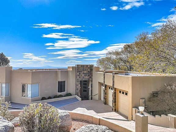 3rd image of 18 Sandia Heights Dr NE