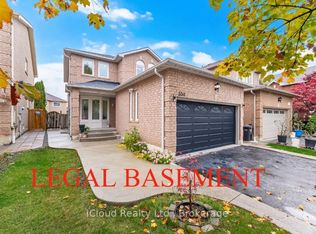 5261 River Forest Ct, Mississauga, ON L5V2C7
