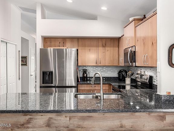 5th image of 1120 N VAL VISTA Drive #113