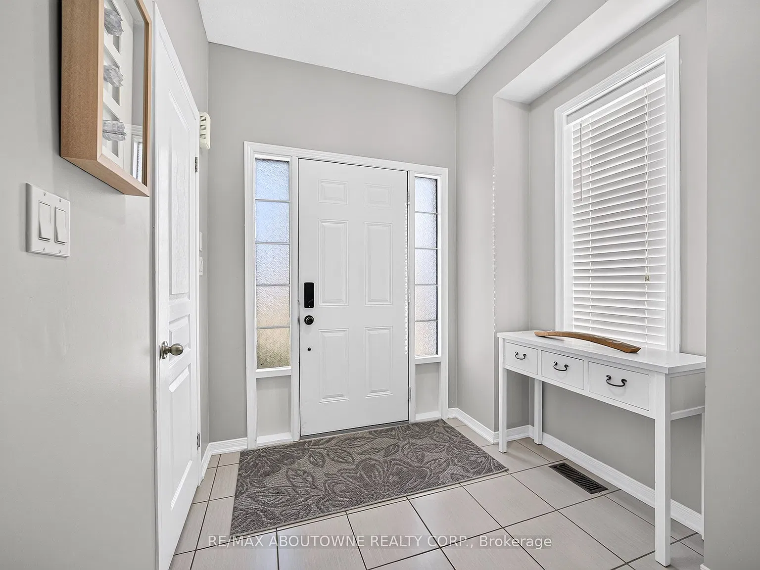 3 bed, $2,900 — Photo 2