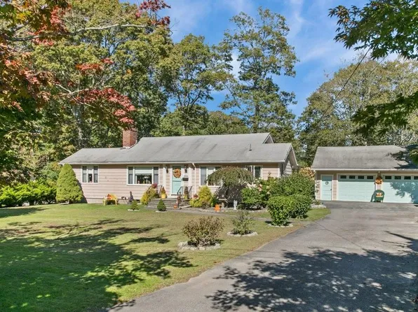 102 Hayden Ave, Tiverton, RI 02878
