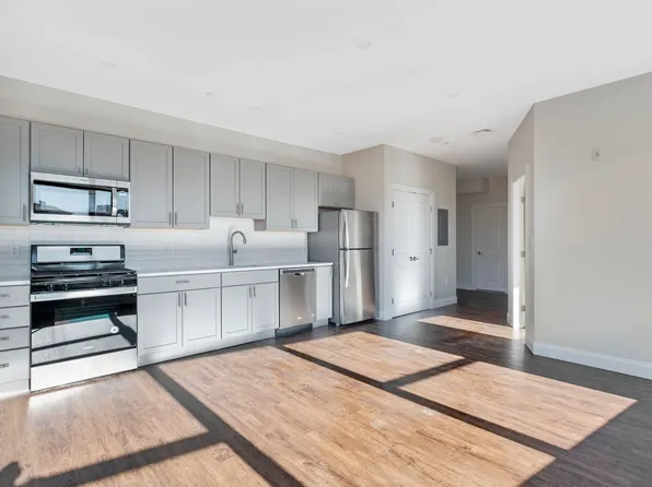 18 New Derby St, Salem, MA