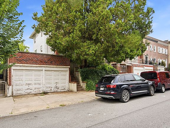 3rd image of 129 Senator St