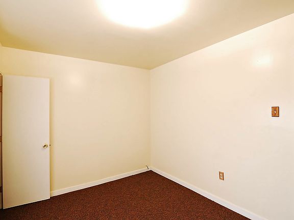 2nd image of 2075 Thomas Ave #1ST