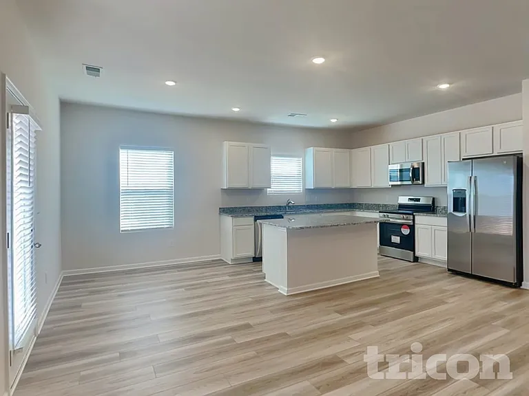 563 Cedar Brook Dr — Photo 4