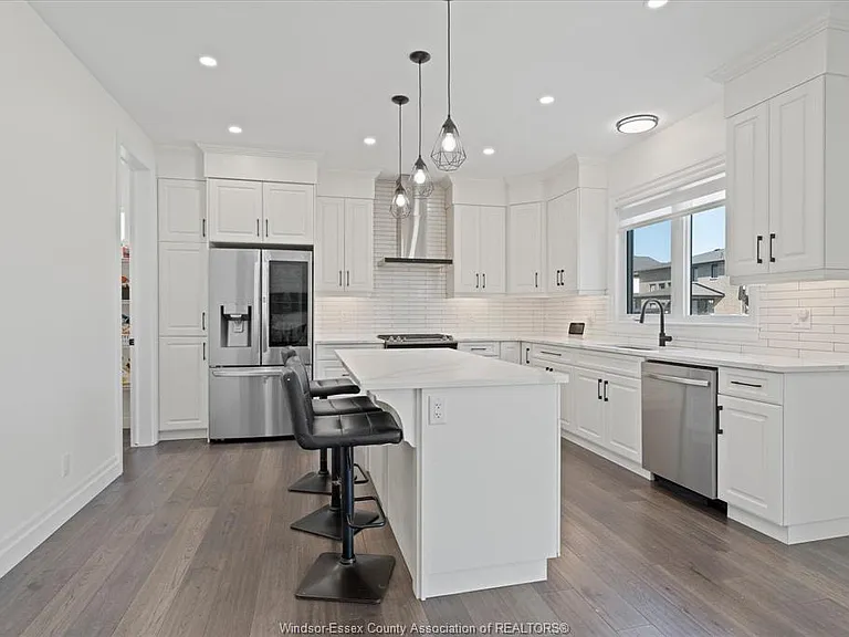 601 Holburn St — Photo 16