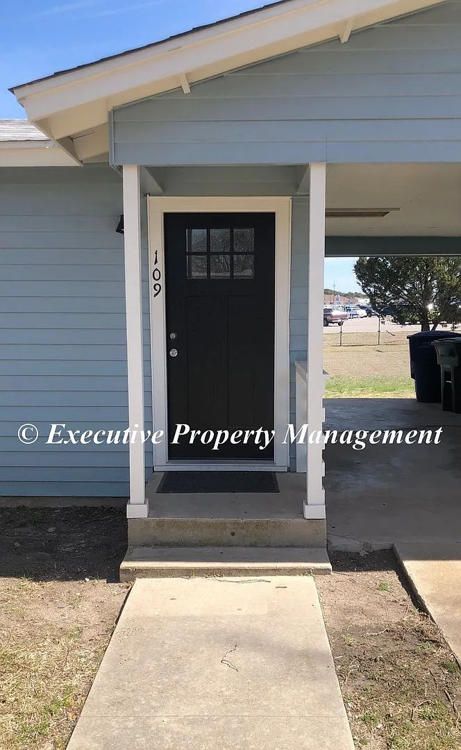 107-109 Gibson Street — Photo 3