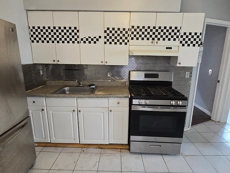 151 Clark Pl #2A — Photo 1