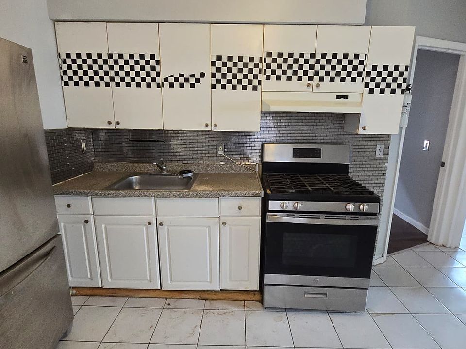 1st image of 151 Clark Pl #2A