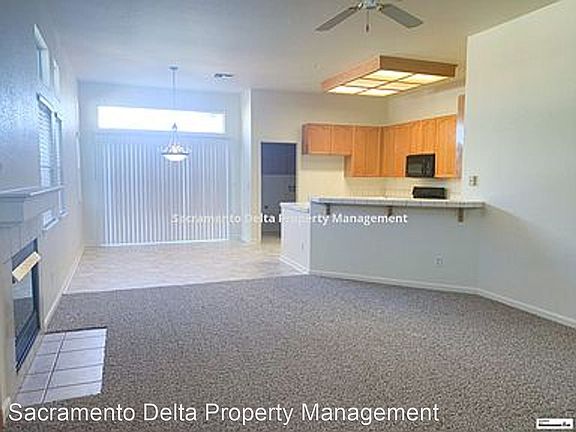 4th image of 2832 Dinwiddie Way