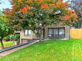 5112 Rosecrest Dr, Pittsburgh, PA 15201