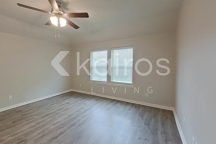 124 Yardley Ct — Photo 19