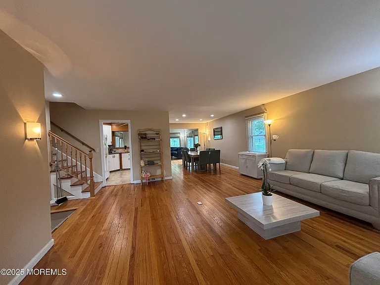 187 Elmwood Rd — Photo 5