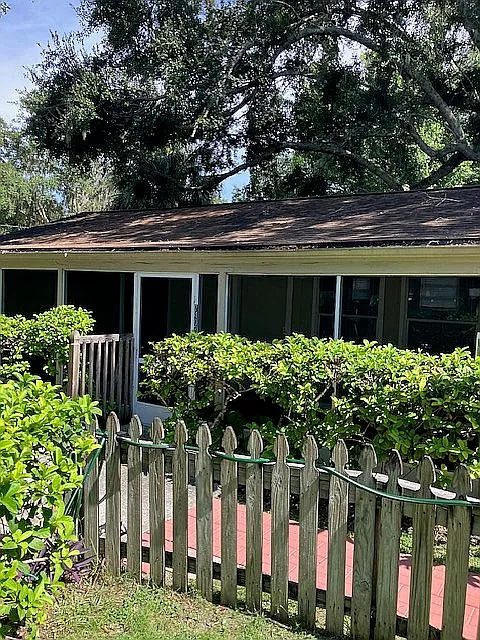 Studio, 906 sqft, $695 — Photo 2