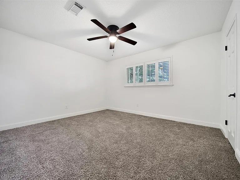 950 Del Norte St — Photo 32