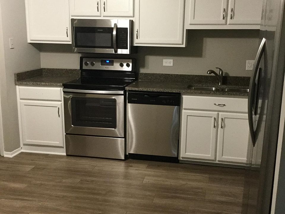 Updated kitchen with all new appliances 