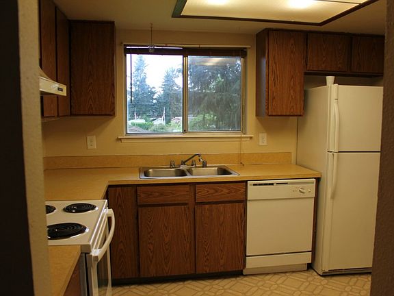 4th image of 21520 128th St E