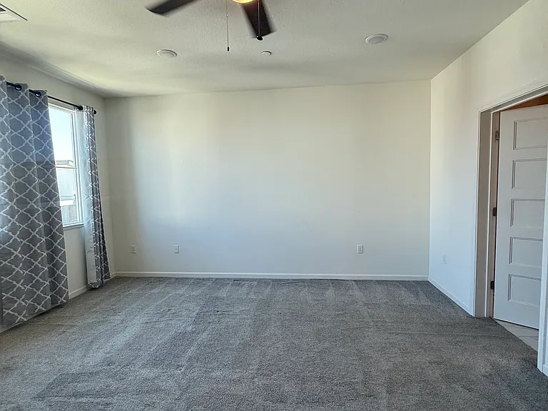 2992 Lina St #4 — Photo 2