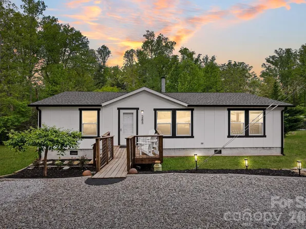 285 Dove Haven Ln, Hendersonville, NC 28791
