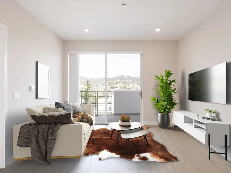 4660 Melrose — Photo 49