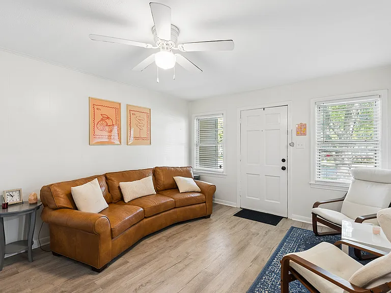 2821 S Hills Ave — Photo 9