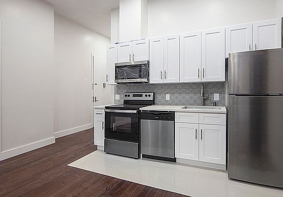 2nd image of 334 Convent Ave #9