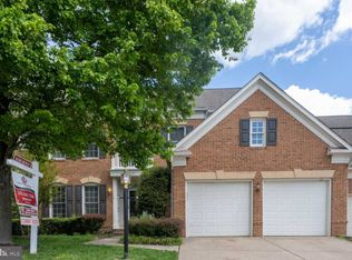 5257 Winter View Dr, Alexandria, VA 22312