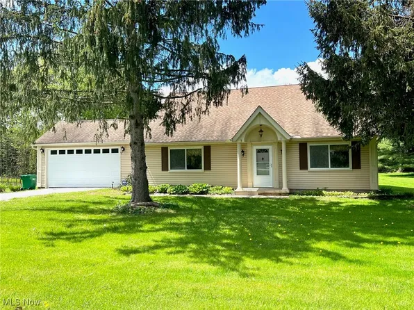 11570 Bass Lake Rd, Chardon, OH 44024