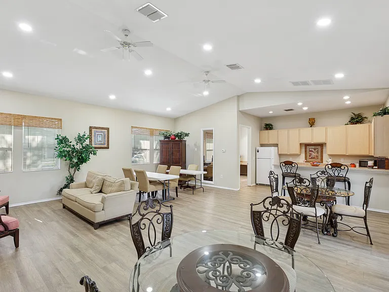Grande Court Apartments at North Port — Photo 7