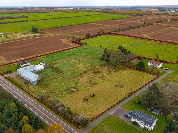 3rd image of 1089 Brackley Point Rd