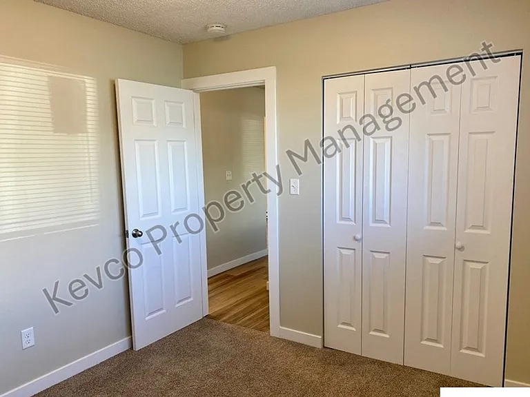 1812 Pecan St — Photo 15