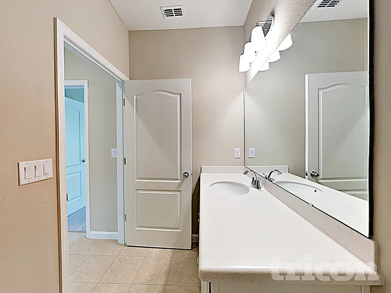 10226 Pavnes Creek Dr — Photo 23