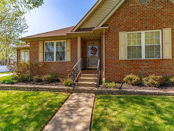 2nd image of 8016 Bayberry Dr