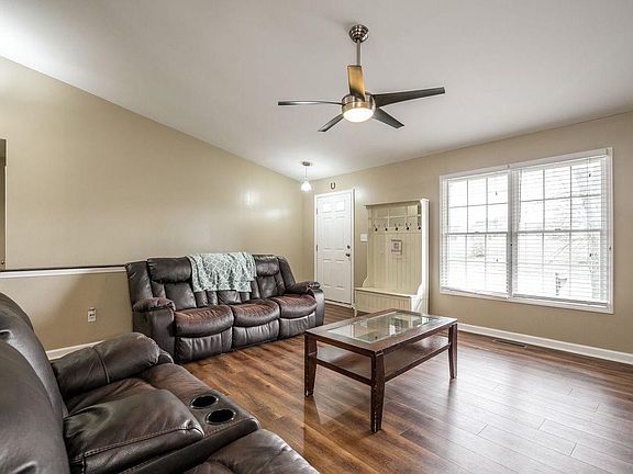 3rd image of 4405 Fallen Apple Ln
