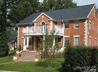 17 Beverly Rd, Douglaston, NY 11363