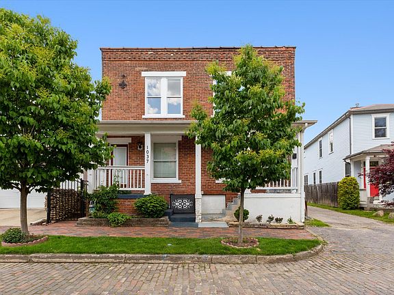 Charming 2-Bedroom Townhome
