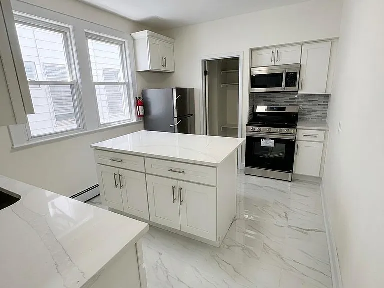186 Isabella Ave #1 — Photo 13