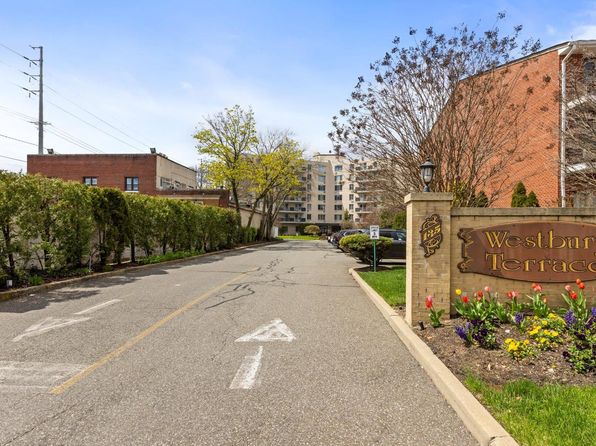 135 Post Avenue #5N, Westbury, NY 11590