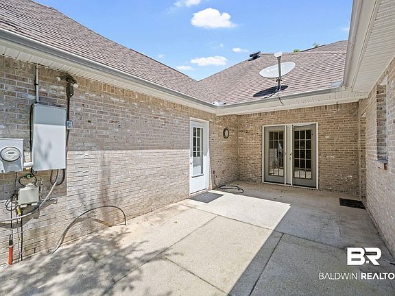 5th image of 313 Savannah Cir
