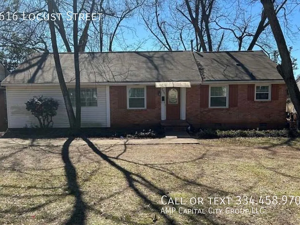 2616 Locust St