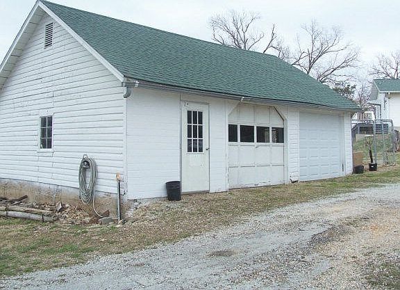 5th image of 10290 Us Highway 63